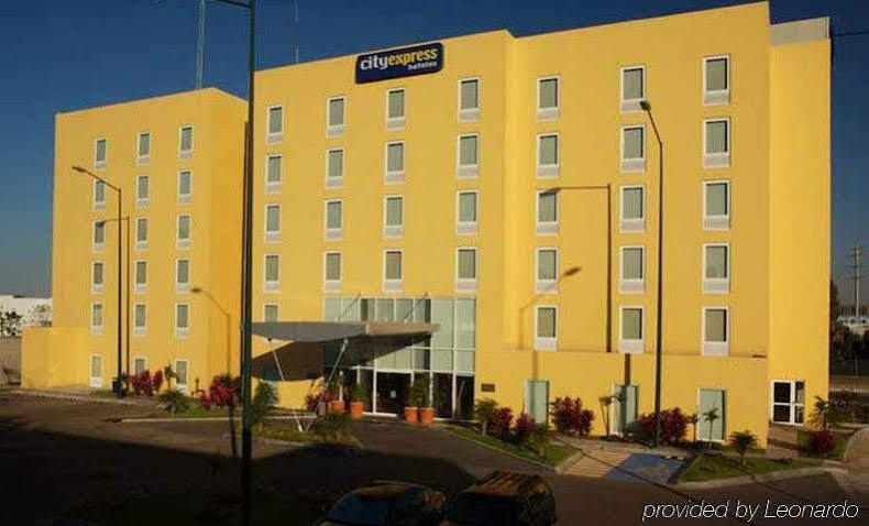 City Express By Marriott Irapuato Exterior photo